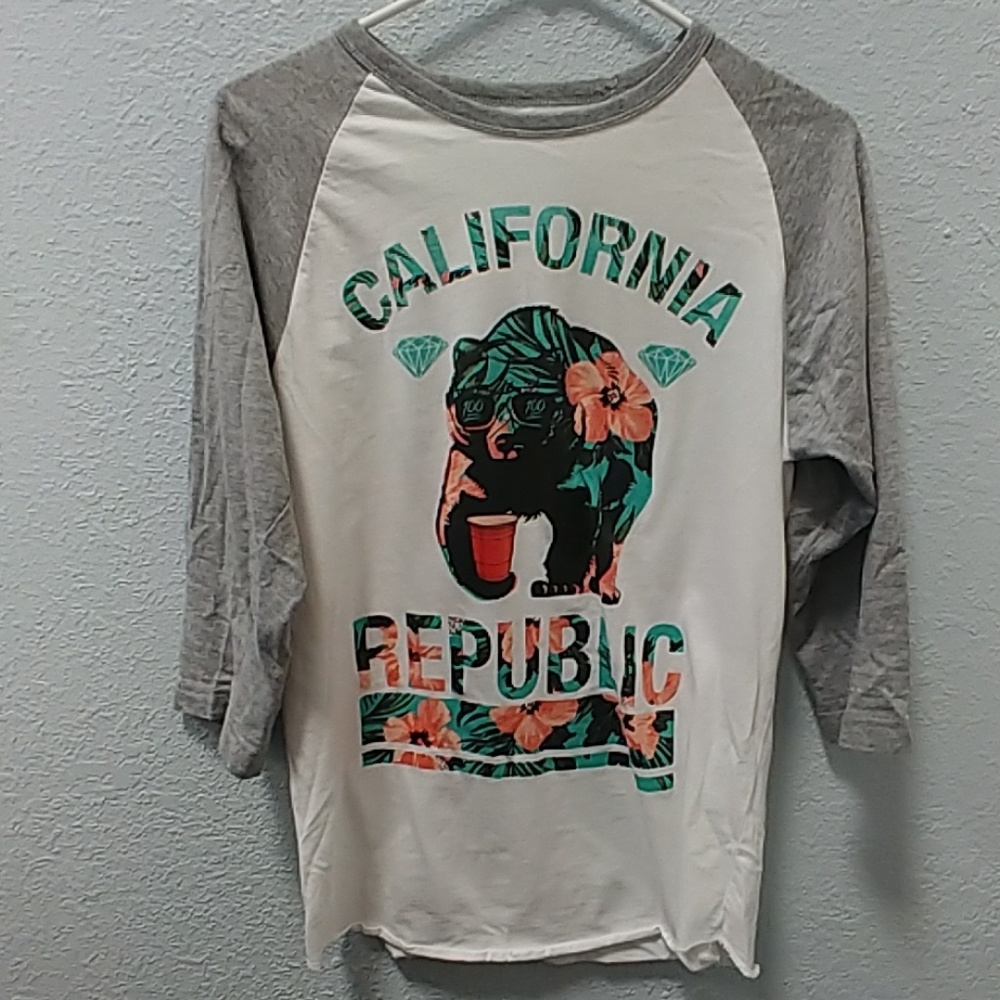 Mens 3/4 sleeve baseball style tee